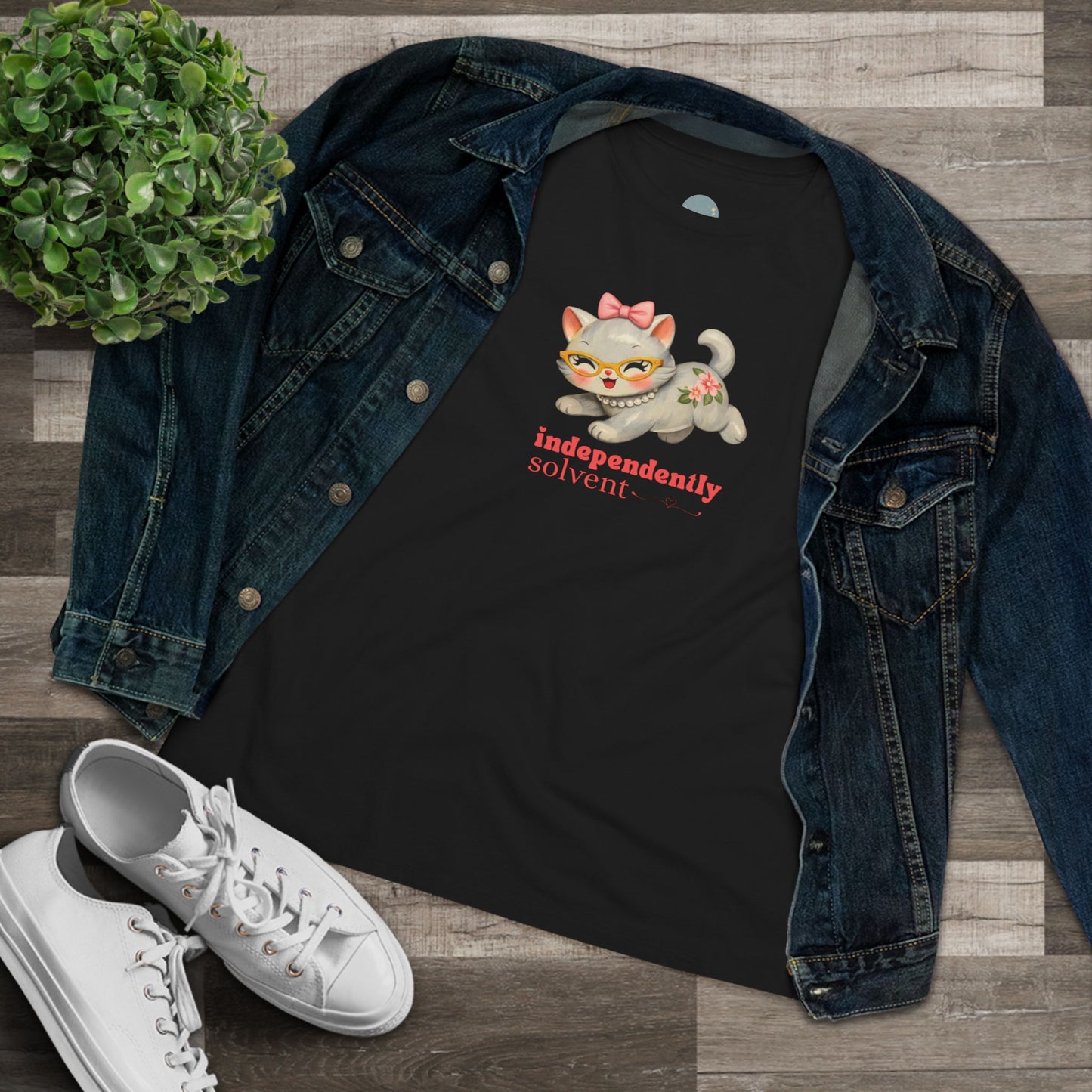 Independently Solvent Tee - Retro 60s Cute Cat Women's T-shirt